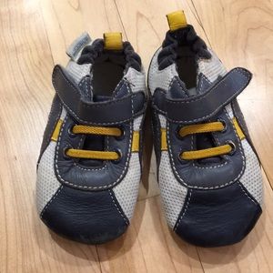 Size 4 Robeez rubber sole shoes